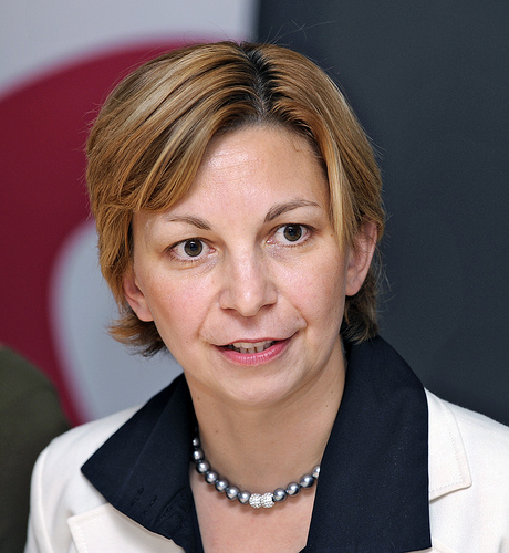 Dr. Nina Arnhold